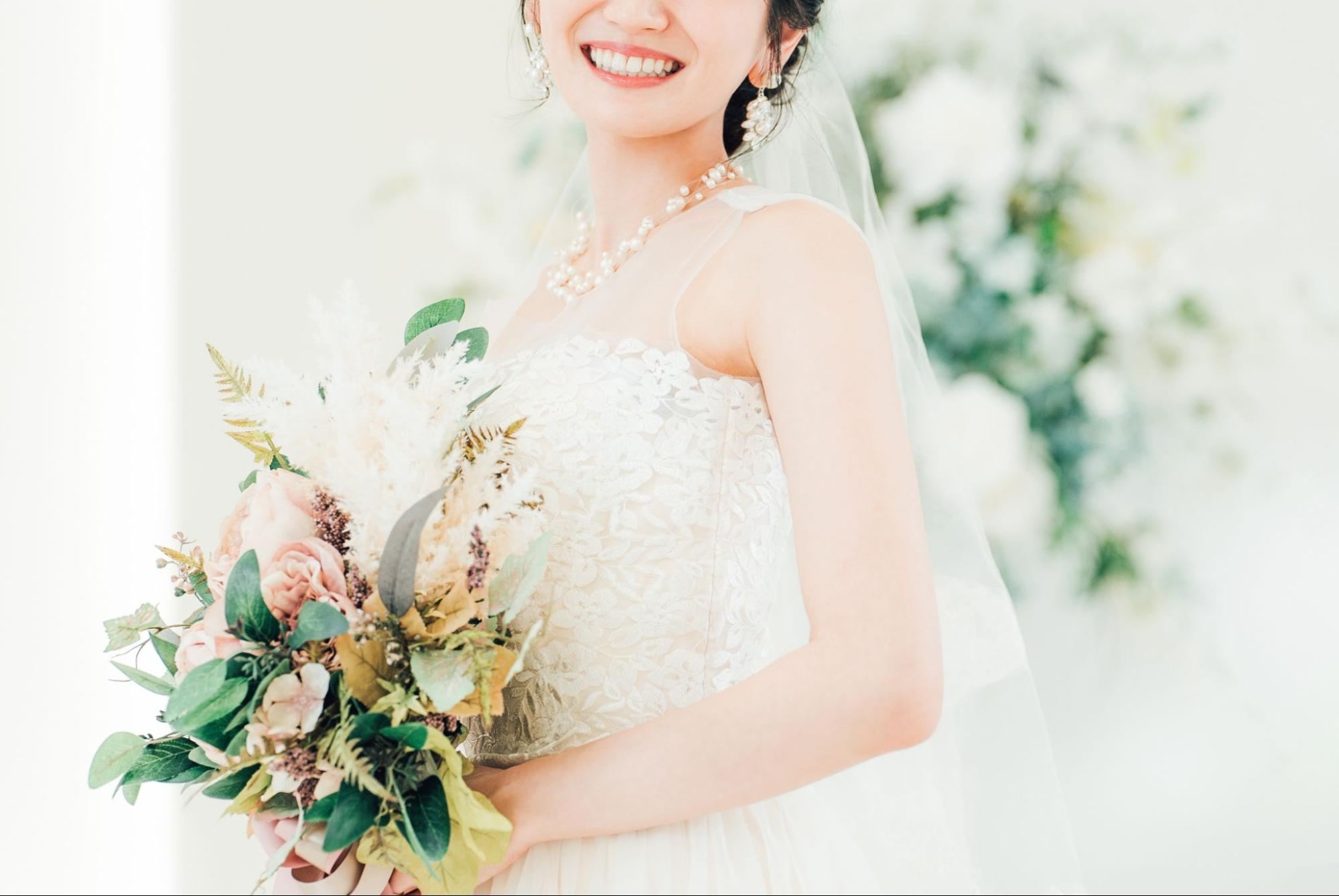 結婚式前に人気のブライダル美容鍼。効果・通うタイミング・注意点を解説｜福井県鯖江市で美容鍼ならbeauty hari salon lilli