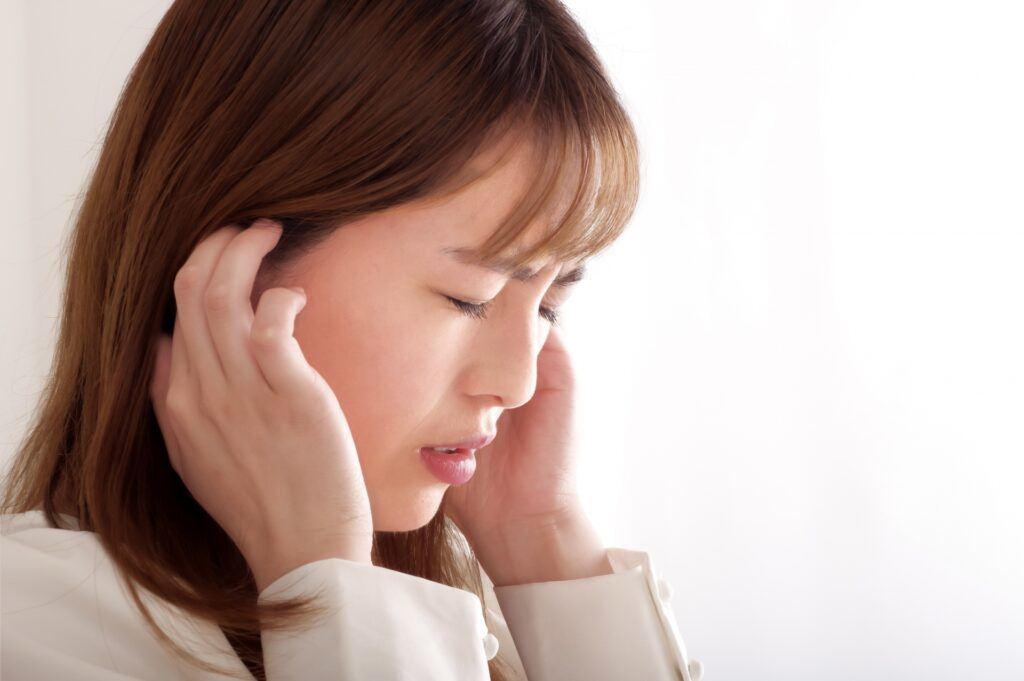 耳鳴りに効くツボ6選！原因と対処法、美容鍼によるケアをわかりやすく解説｜福井市周辺の美容鍼ならbeauty hari salon lilli